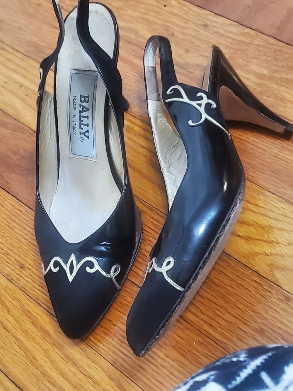 Bally Black Leather Pointed Slingback Heels with Gold Embroidery Sz 5.5